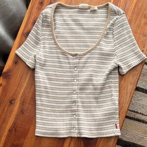Levi’s pearl snap crop top